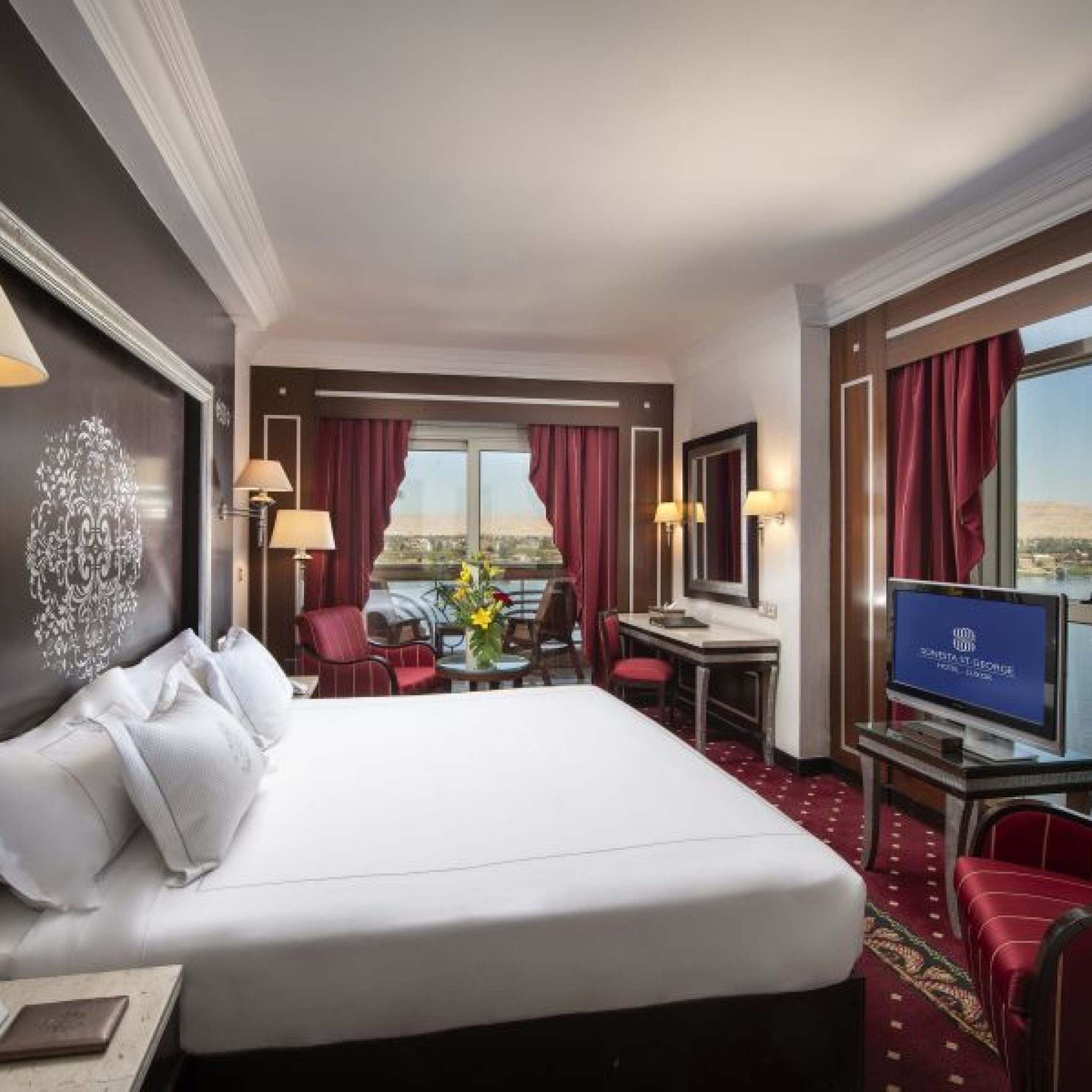hotels_resorts_ambassador_suite_front_nile_0